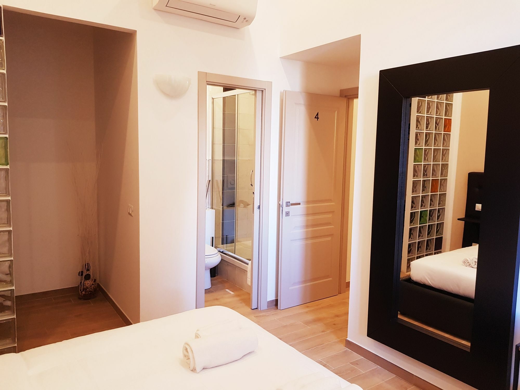 Cairoli Rooms Roma Exterior foto
